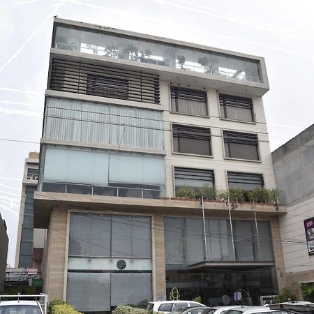 One Earth Avaas Hotel Amritsar Exterior photo