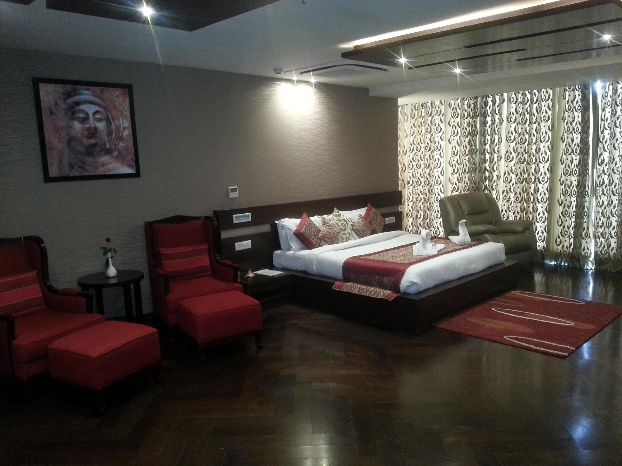 One Earth Avaas Hotel Amritsar Exterior photo