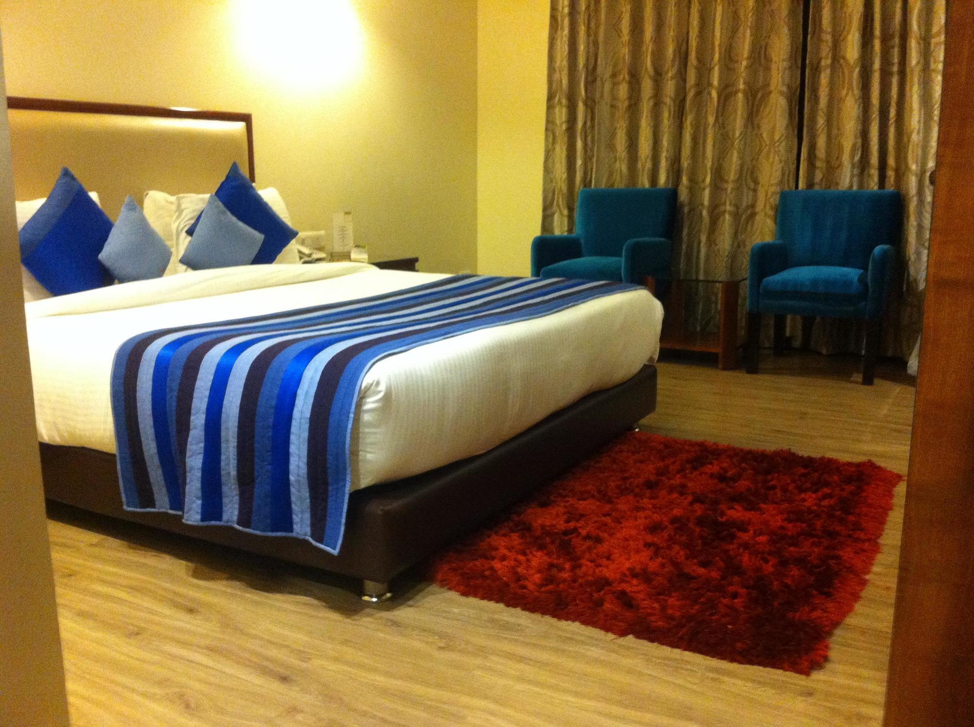 One Earth Avaas Hotel Amritsar Exterior photo