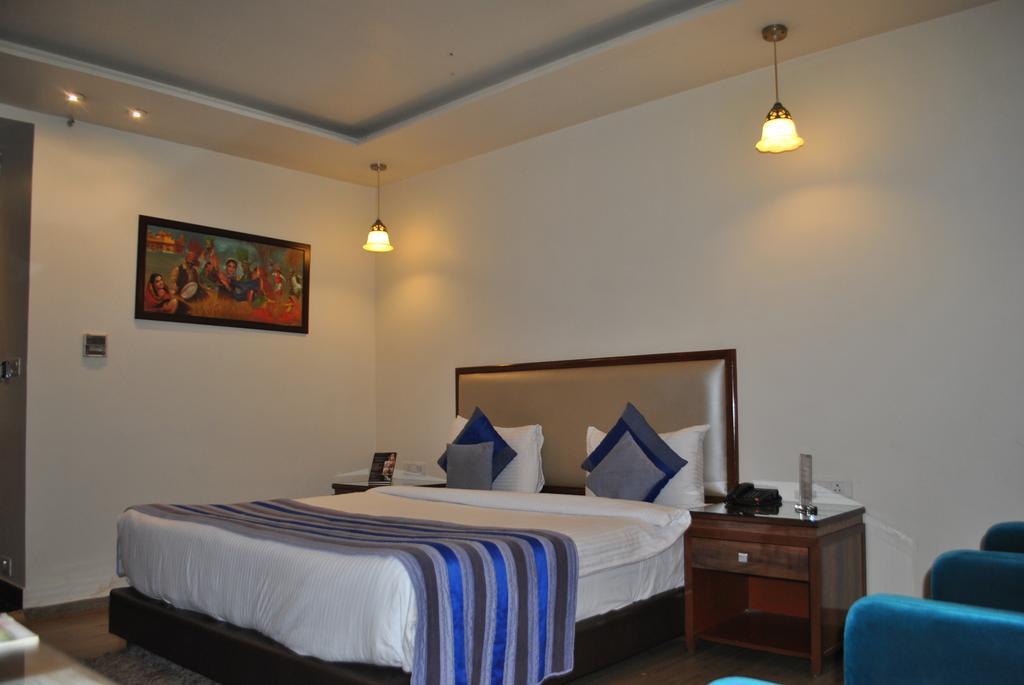 One Earth Avaas Hotel Amritsar Exterior photo