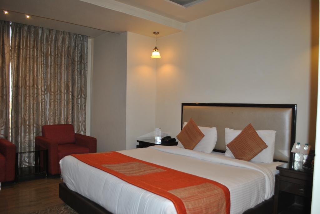 One Earth Avaas Hotel Amritsar Exterior photo