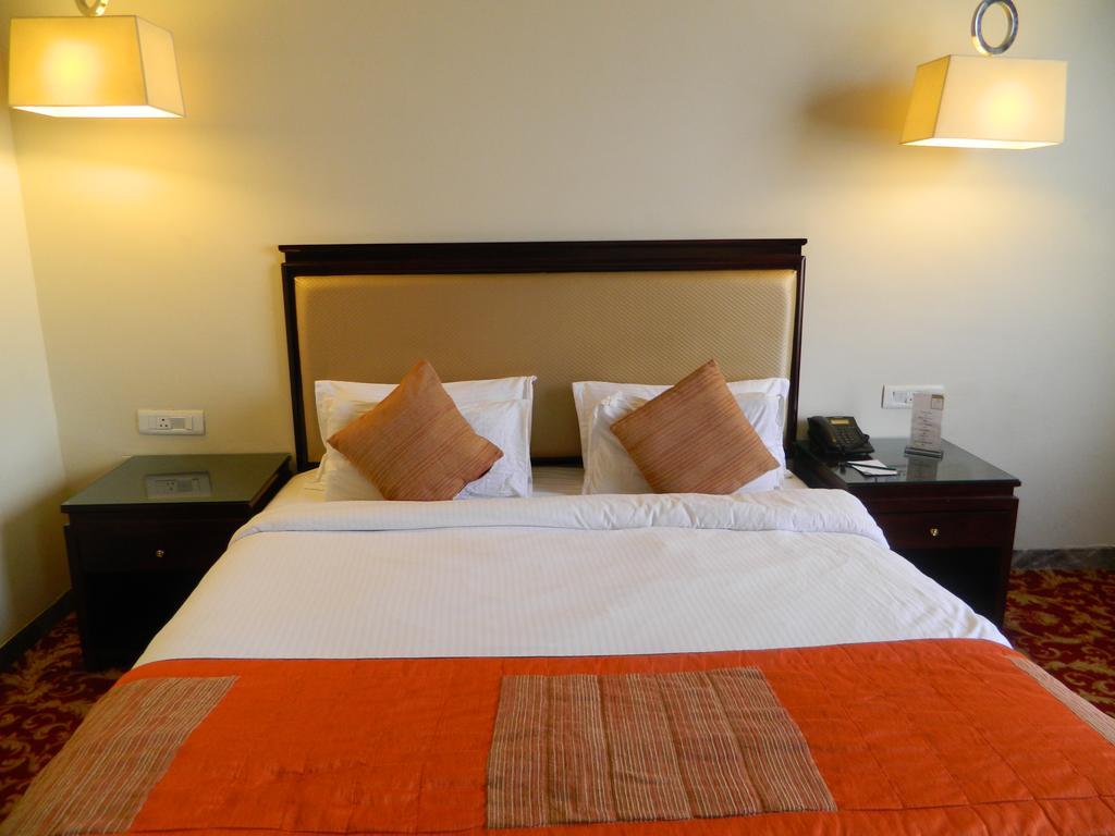 One Earth Avaas Hotel Amritsar Exterior photo