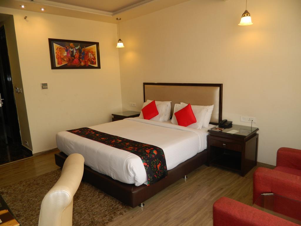 One Earth Avaas Hotel Amritsar Exterior photo