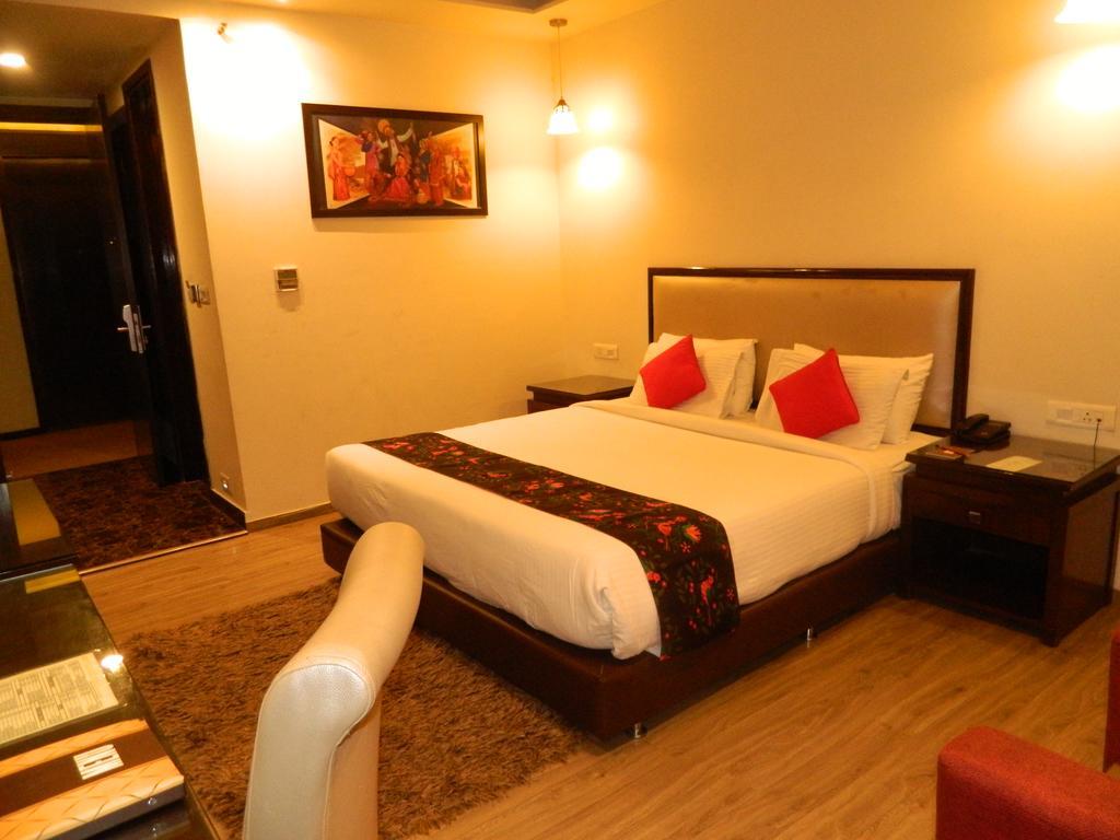 One Earth Avaas Hotel Amritsar Exterior photo