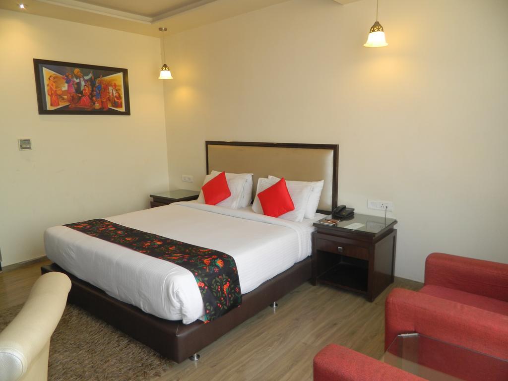 One Earth Avaas Hotel Amritsar Exterior photo