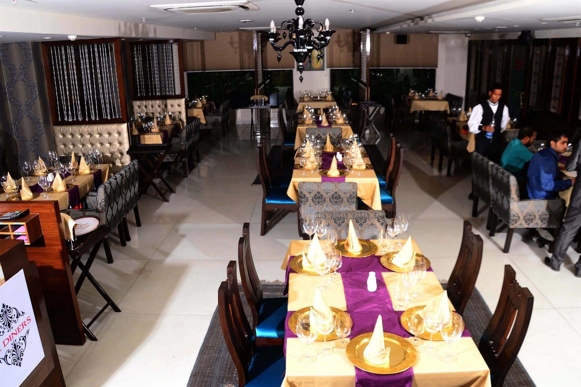One Earth Avaas Hotel Amritsar Exterior photo