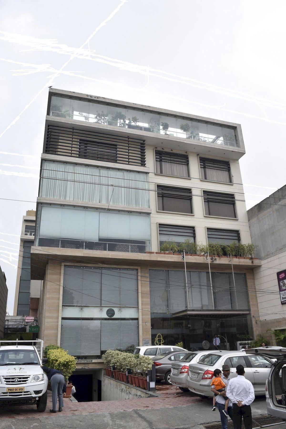 One Earth Avaas Hotel Amritsar Exterior photo