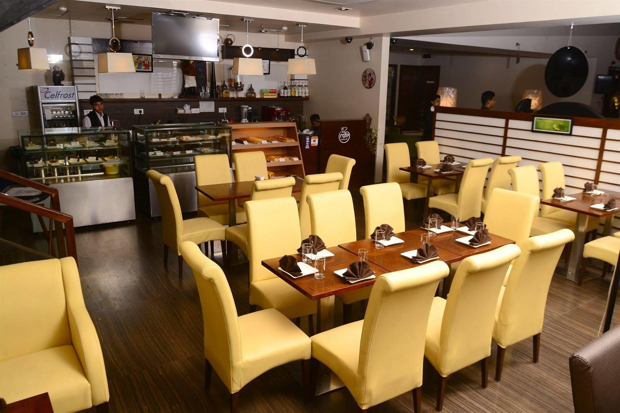 One Earth Avaas Hotel Amritsar Exterior photo